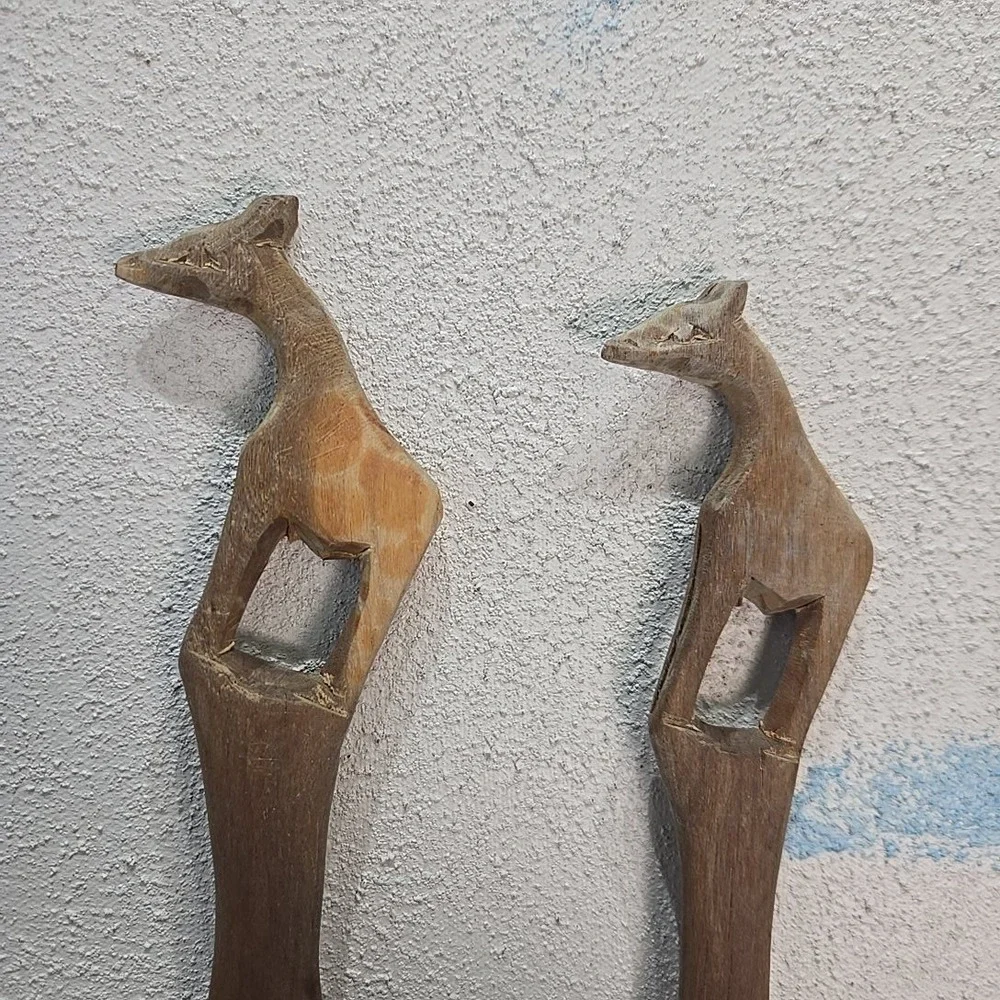 VTG Hand Carved Wooden Giraffe Salad Servers Spoon Fork Set Unique Kitchen Decor